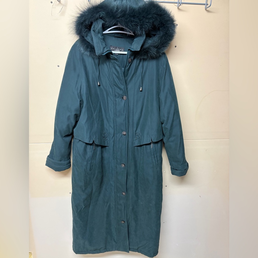 JACKET | Women’s Gallery hooded faux fur jacket size 9/10